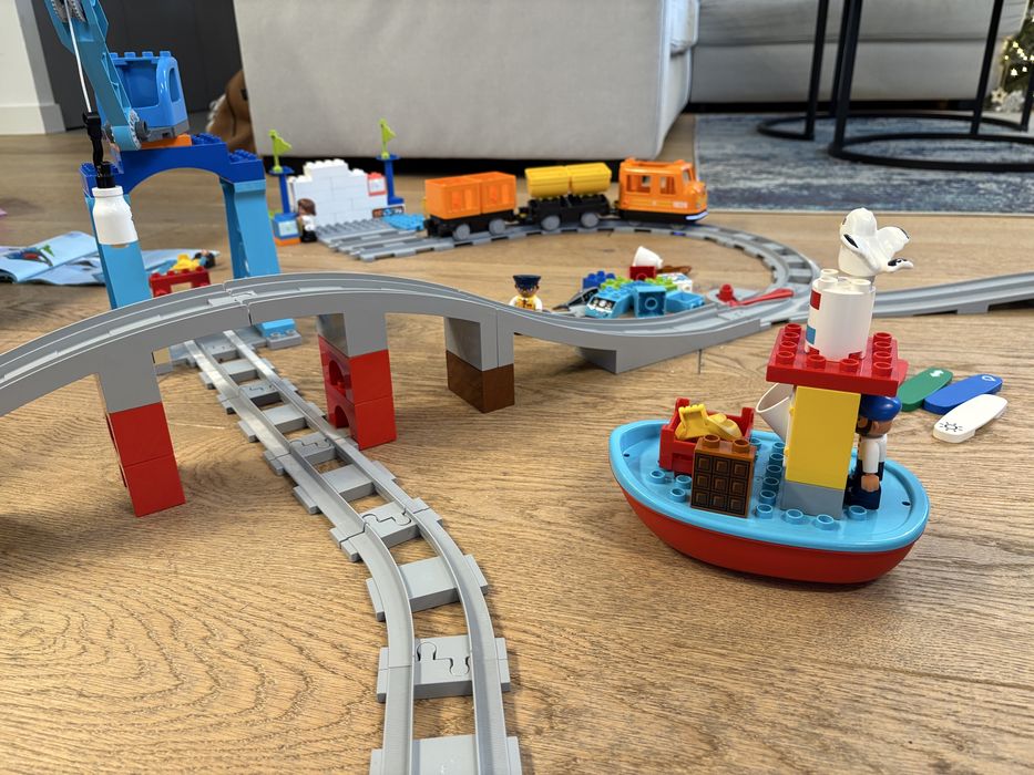 Pociąg Lego Duplo interaktywny 10875 + dodatkowe tory