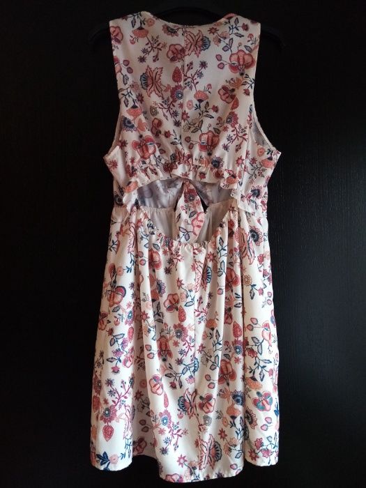 Vestido florido Lefties tamanho L como novo