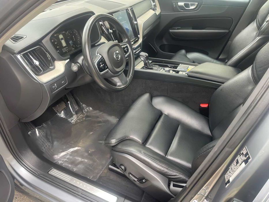 Volvo XC60      2018