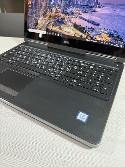 Ноутбук  Dell Precision 7520/i7-7820HQ/8 Gb/SSD 128 Gb/Intel HD Graphics 630
