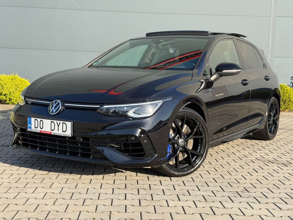 Volkswagen Golf AKROPOVIC black PERFORMANCE  harman panorama DCC matrix FV23%