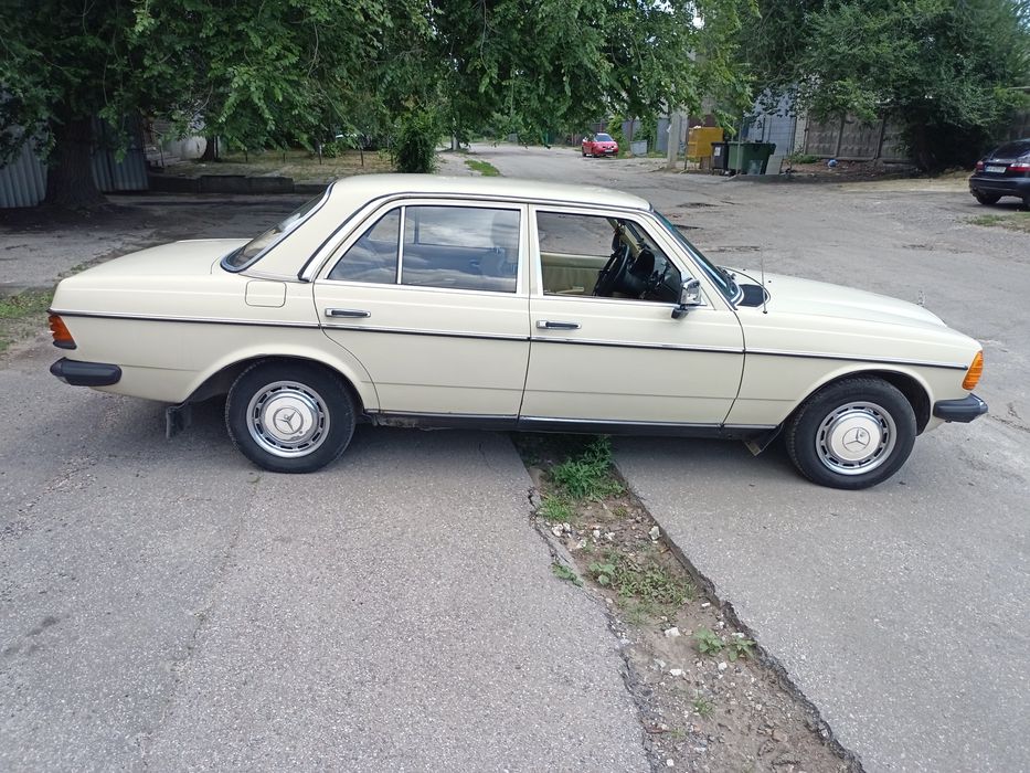 Мерседес 123 200D