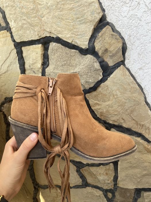 Осінні ботинки в дуже хорошому стані !