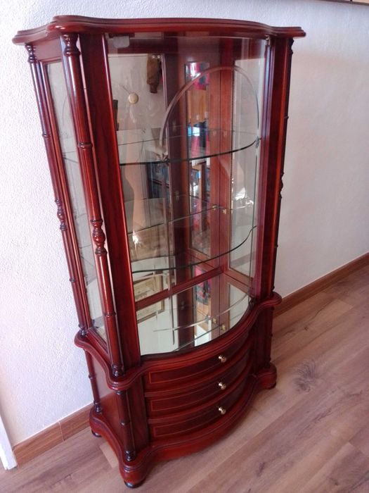 Móvel vitrine classico