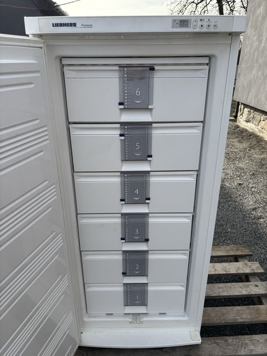 Морзильна камера Liebherr 6 кошів