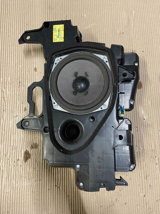 Toyota Land Cruiser 120 Głośnik Subwoofer Tył tylny 02-10