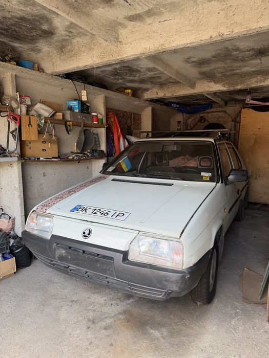 Продам автомобіль skoda favorit