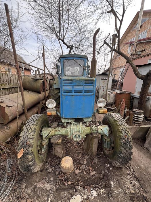 Трактор Т-40А на ходу двигун Д 144