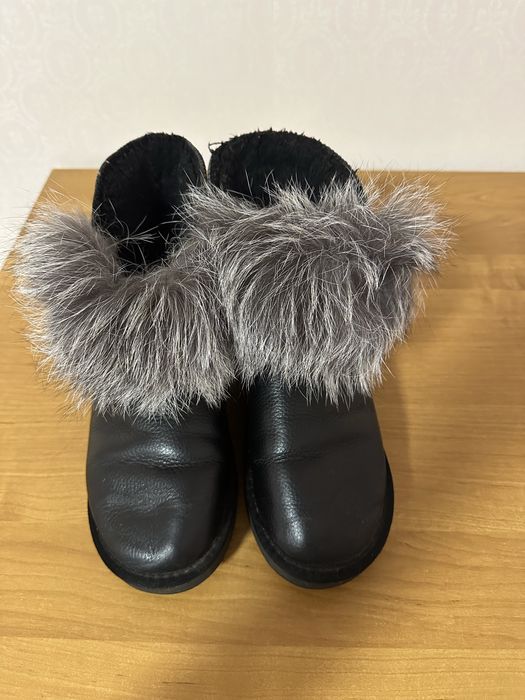 Продам зимние угги