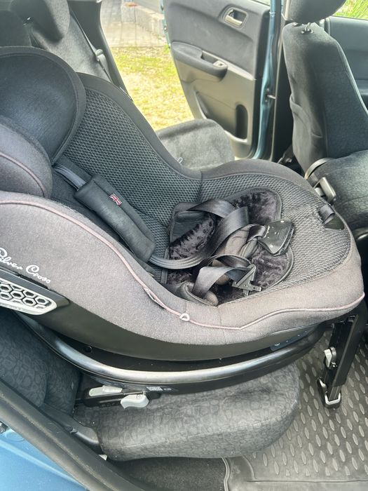 Fotelik samochodowy obrotowy