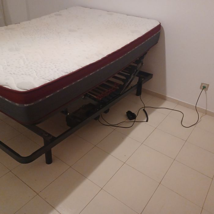 Cama articulada como nova