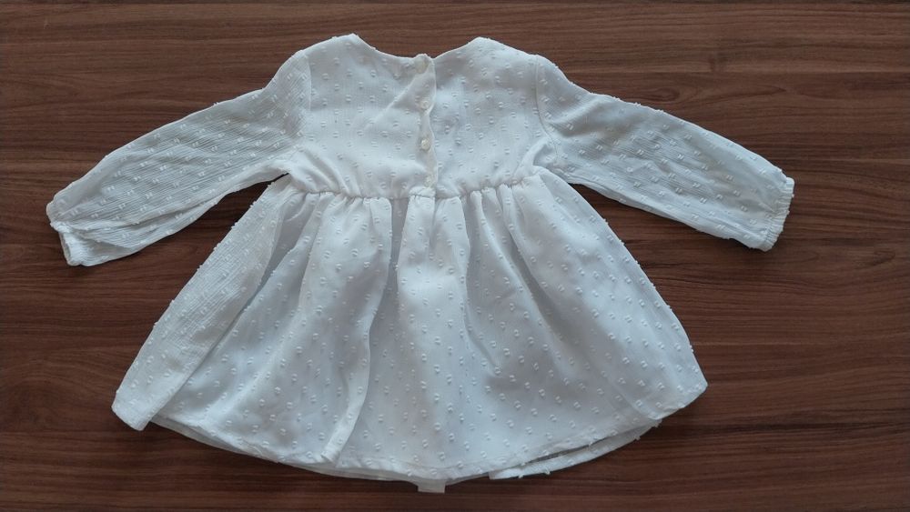 sukienka biała na chrzest z dlugim rękawem, rozmiar 74
