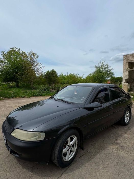 Продам машину Opel Vectra -B