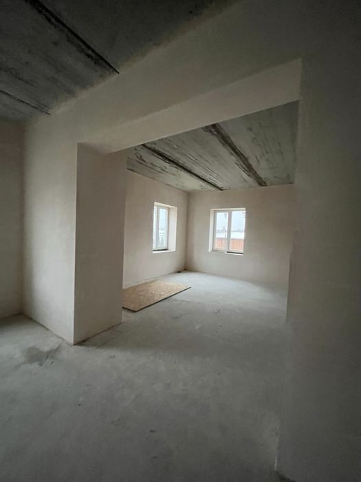 Продаж будинку  261 м2 , Лесники, р-н Стежки, є укриття