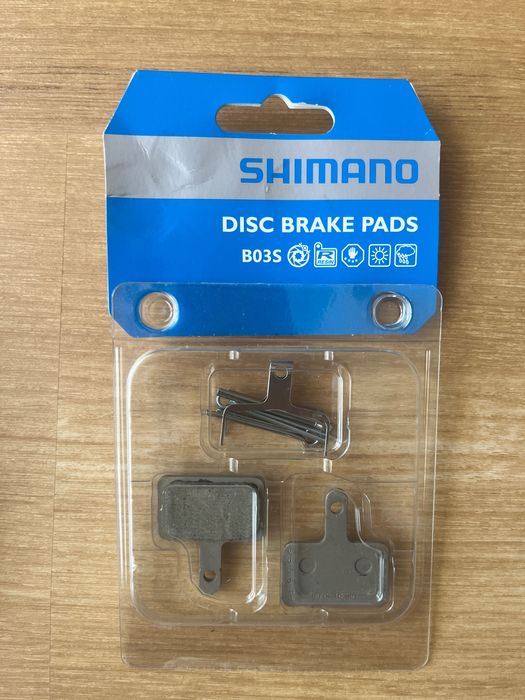 Material Ciclismo Shimano manetes, pedais, pastilha travões