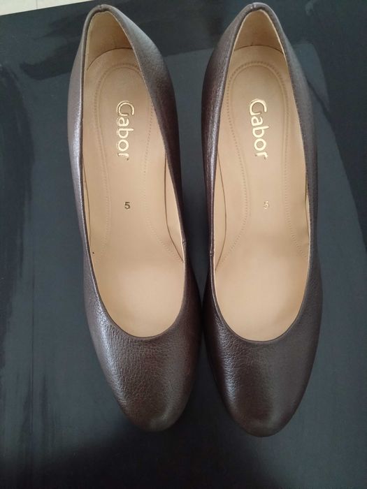 Sapatos salto alto castanhos, Gabor