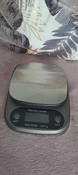 Waga kuchenna elektroniczna, nowa, baterie gratis!