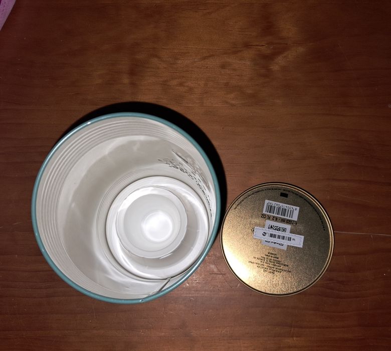 Latas decorativas ou para colecção