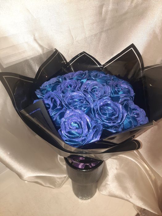 Букет троянд из атласної стрічки