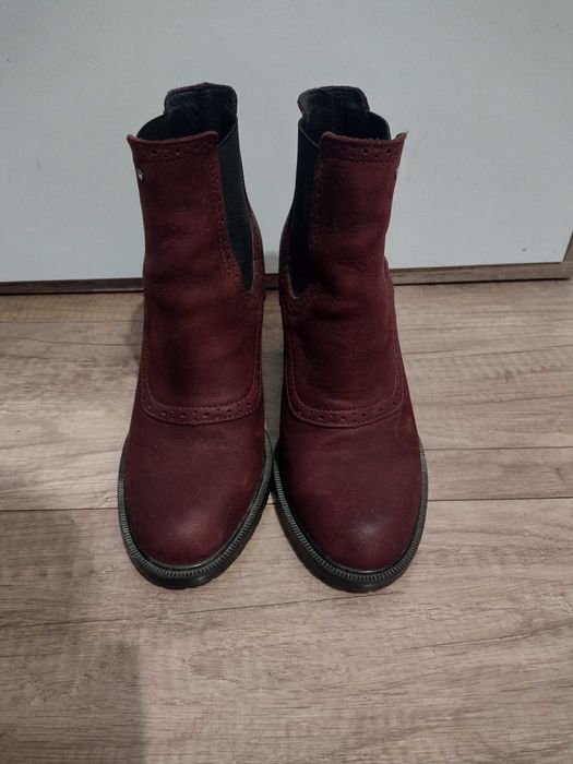 Botki zamszowe na obcasie