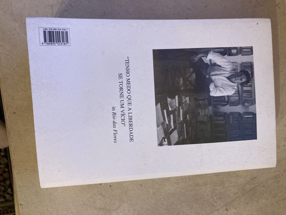 Livro de leitura Rio Das Flores de Miguel Sousa Tavares