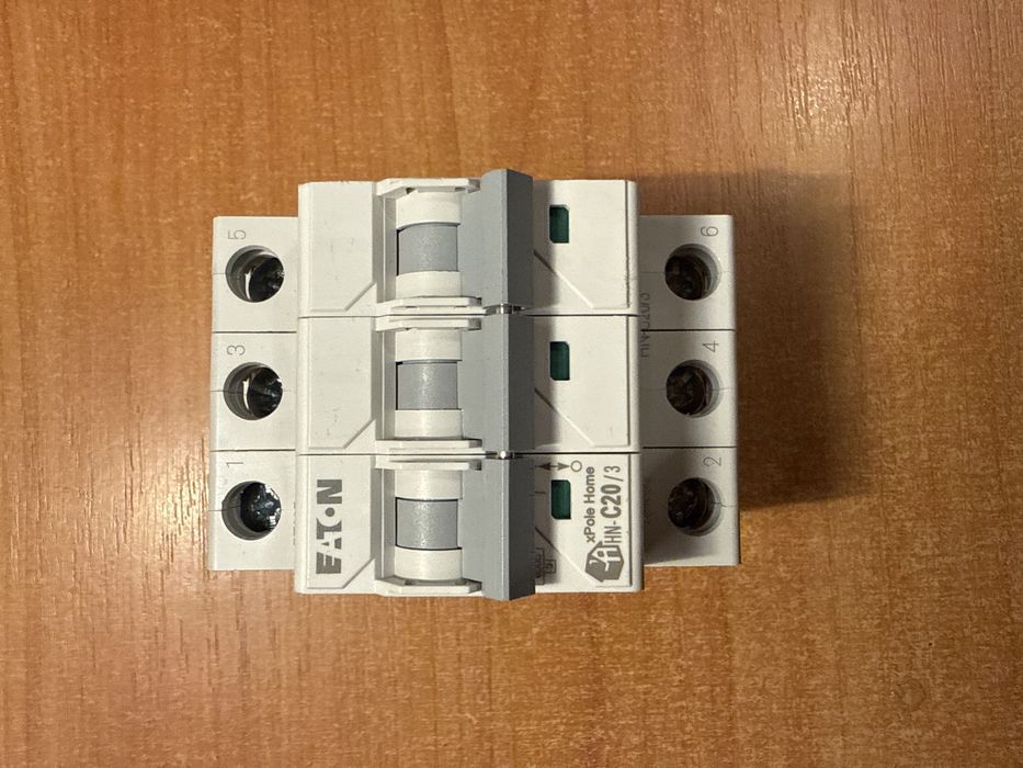 Wylacznik nadpradowy EATON C20