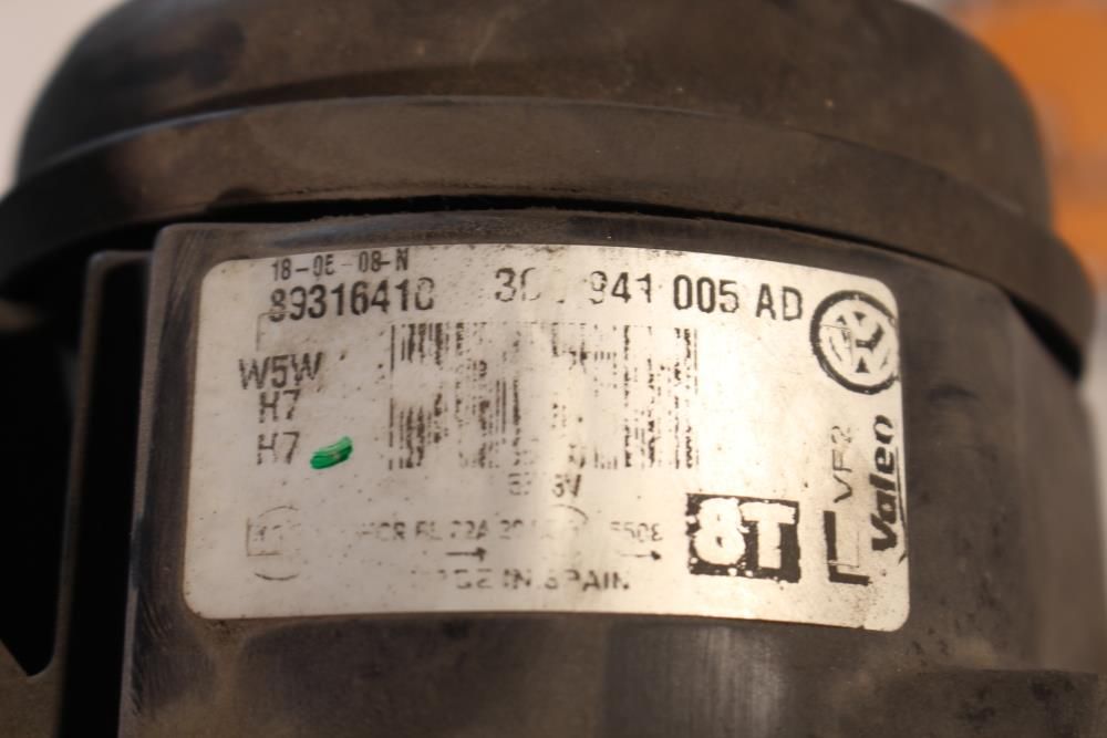 Ótica / farol esquerda VOLKSWAGEN Passat (3C2)