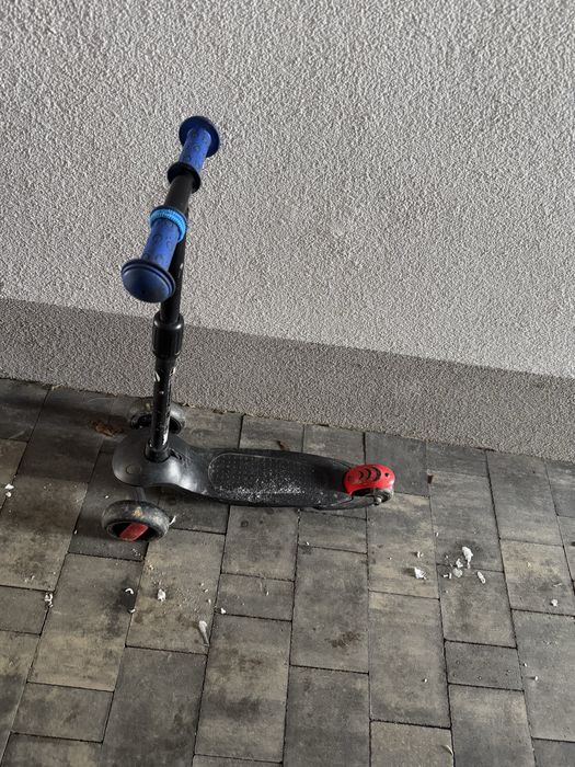 Hulajnoga trojkolowa