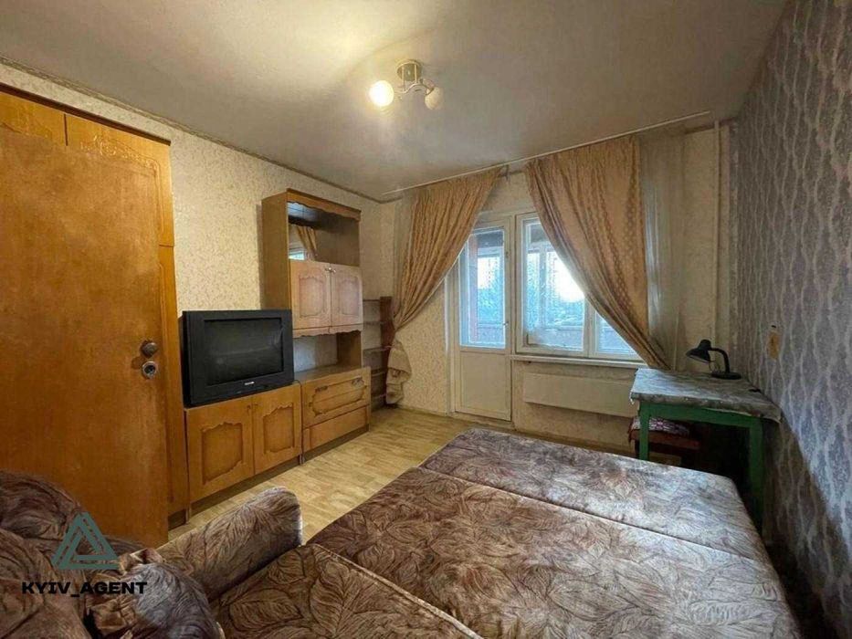 4 окремі кімнати по вул  Олександри Екстер 12 ! Низький поверх