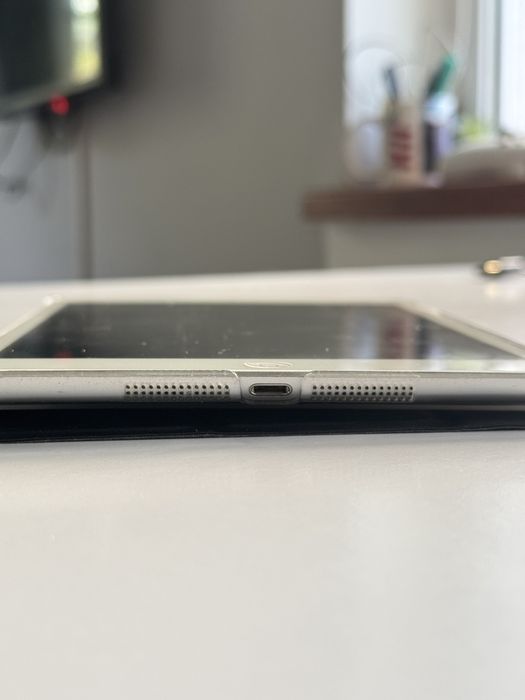 iPad mini 1 16GB Wi-Fi + чохол