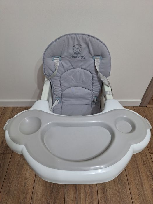 Krzesełko do karmienia kindereo na kółkach.