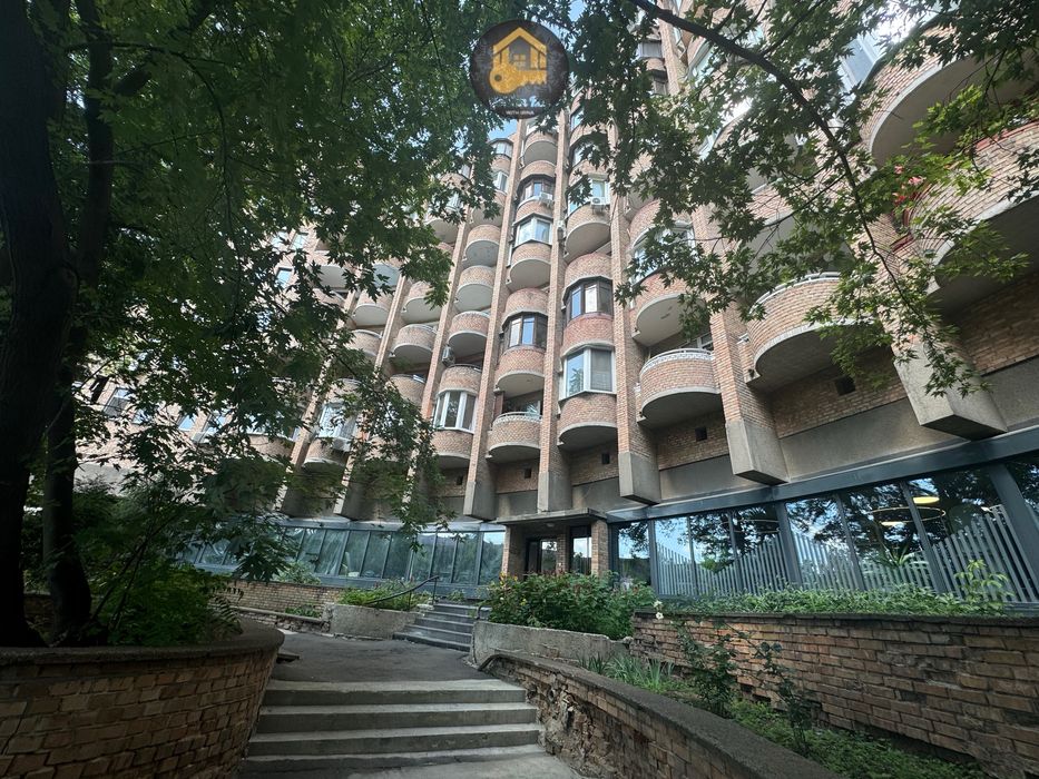 Продам Фасадне Приміщення 510м2, ЦЕНТР КИЄВА,вул.Гоголівська 37/2