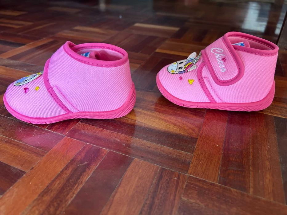 Botas cor de rosa chicco bebé