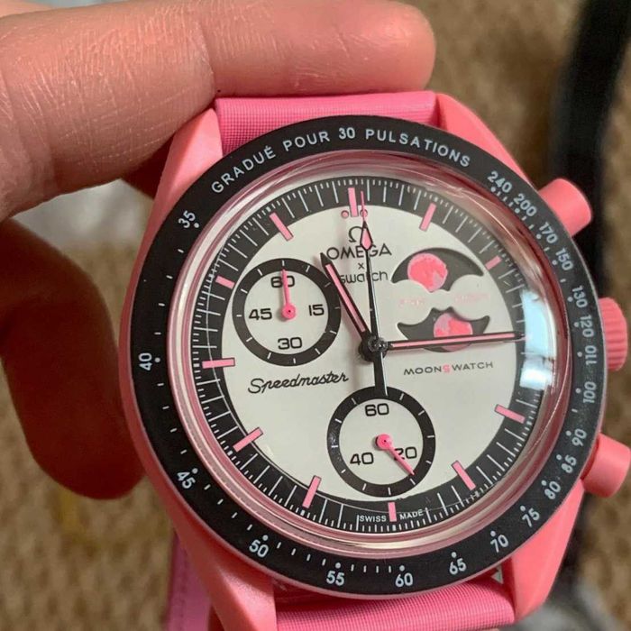 Omega x Swatch SO33P100 - romantyczny design