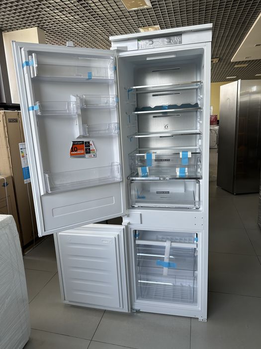 Холодильник встраиваемий/під забудову у меблі від Miele fd44