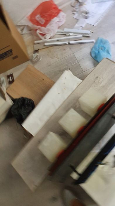 Продам люстру