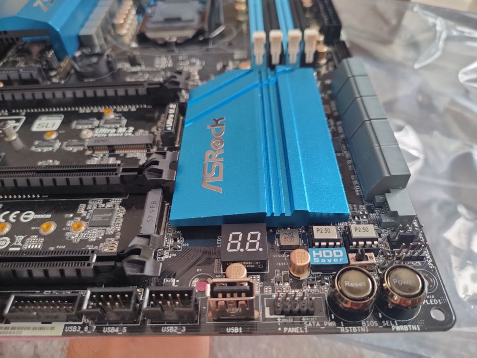 Унікальна топова материнська плата Z97 Extreme6