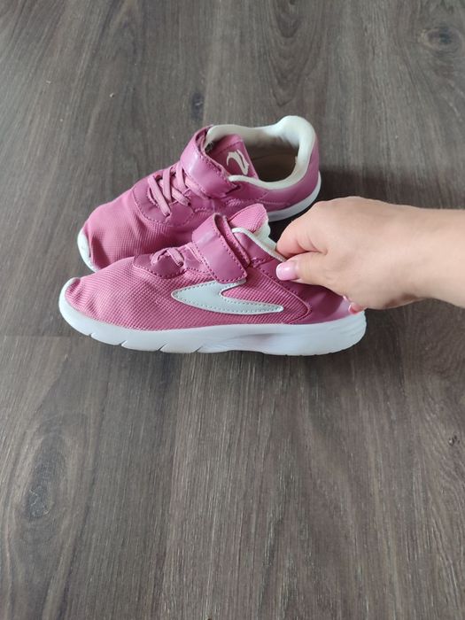 Кросівки на дівчинку легенькі зручні літні