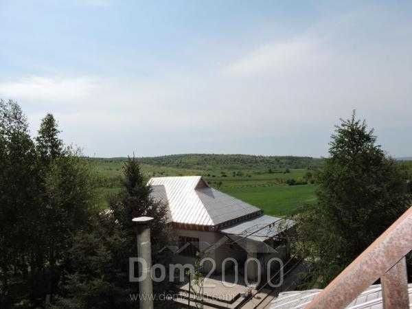 Продаж садиби: 1078 кв.м. будівель, понад 60 га с/г землі