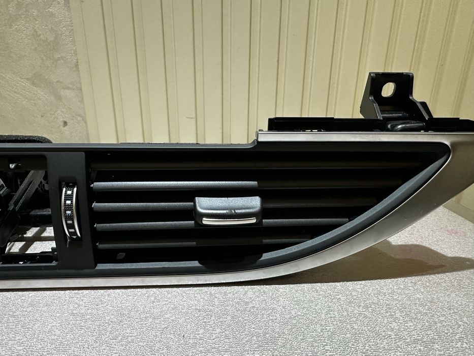 Продам дефлектор воздуховода на Audi A6 C7