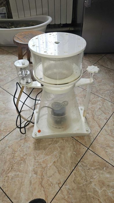 Akwarium morskie Odpieniacz Białek Skimz Oval SV253 do dużego akwarium