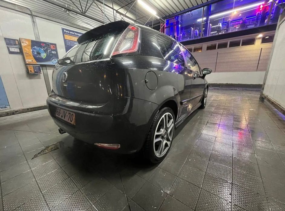 FiAT PUNTO EVO SPORT 1.3 MultiJet Diesel — photo 2