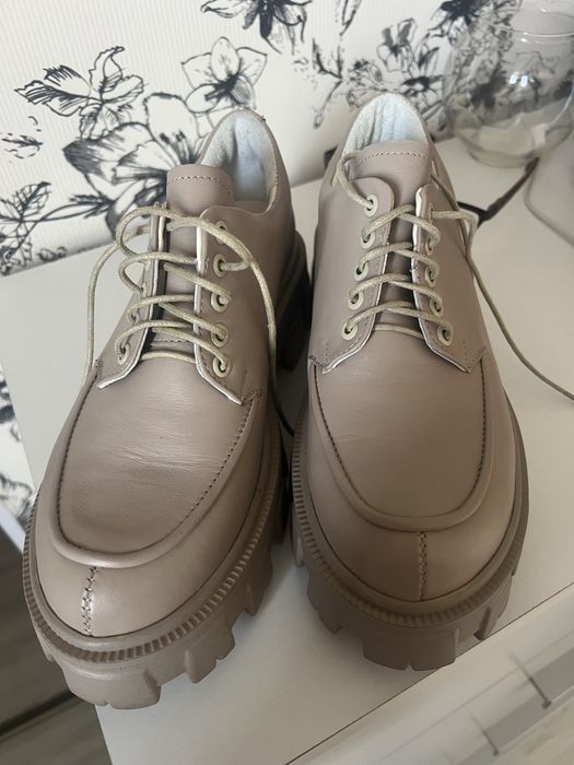 Продам ботиночки туфли