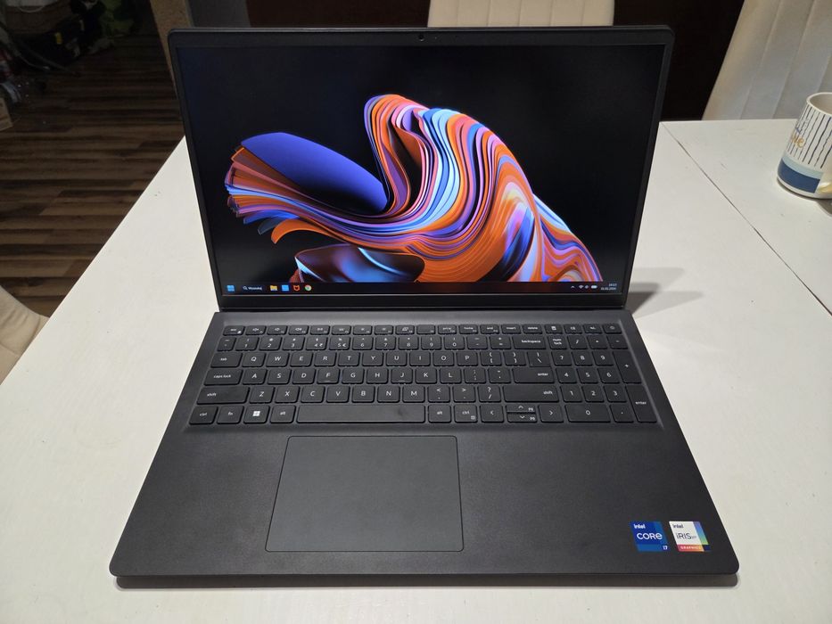 Laptop DELL Vostro V3520, Intel Core i7, 16GB DDR4, SSD  512 GB, Win11