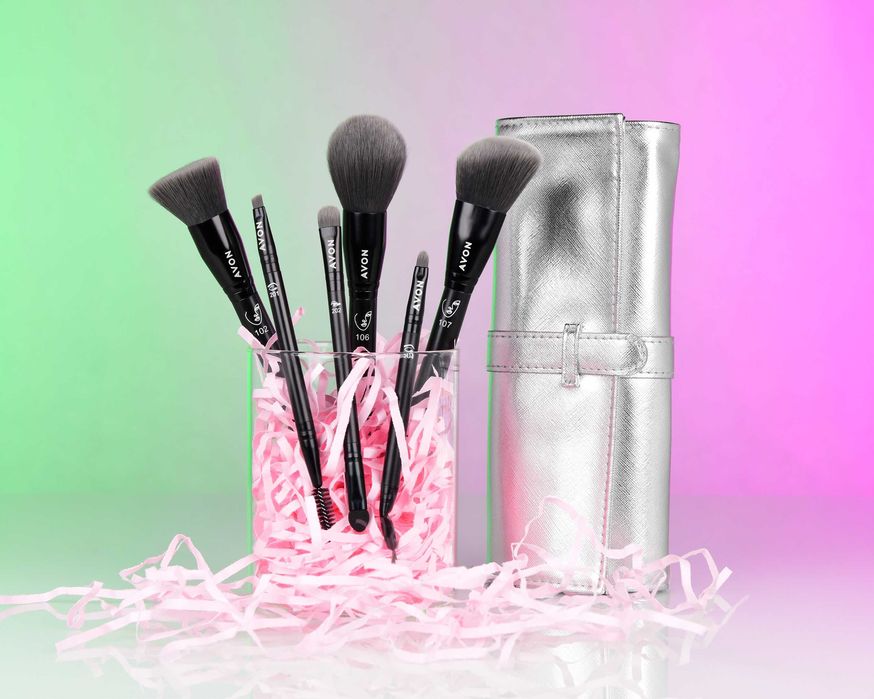 Pędzle do makijażu AVON z kosmetyczką (zestaw 6 sztuk, NOWE)