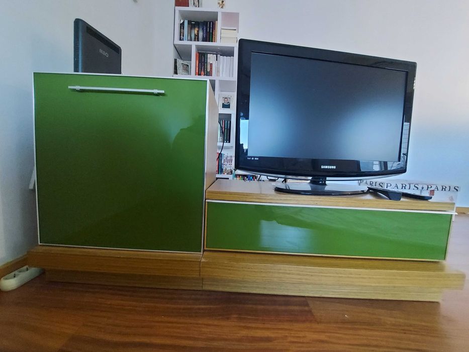 Conjunto Móvel Televisão+ Cristaleira + 2 Prateleiras NOVO PREÇO: 120€