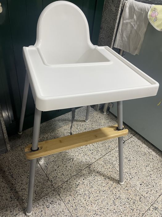 Cadeira papa Ikea com pousa pés e almofada impermeavel