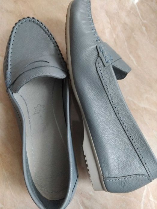 Продам нові   балетки