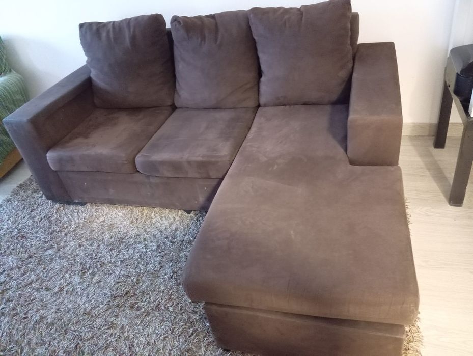 Sofá castanho usado