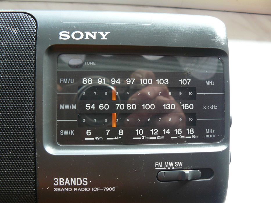Radioodbiornik Sony turystyczno-domowy 230 wolt baterie 3 zakresy